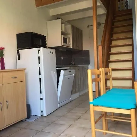 Maison Avec Piscine Commune A 800m De La