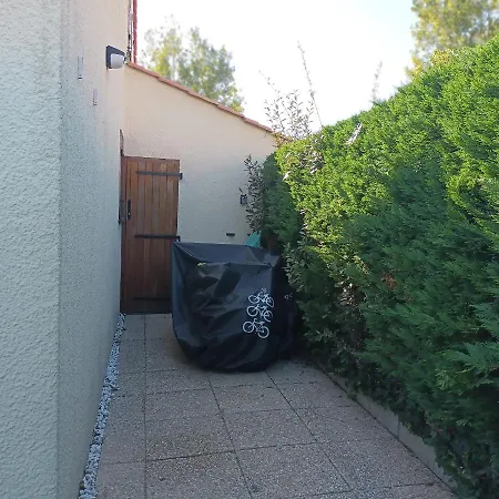 Maison Avec Piscine Commune A 800m De La *