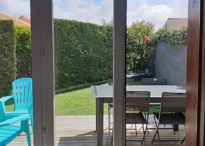 Casa vacanze Maison Avec Piscine Commune à 800m De La