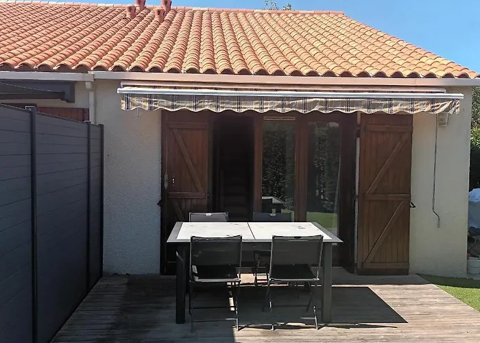 Maison Avec Piscine Commune à 800m De La Casa vacanze